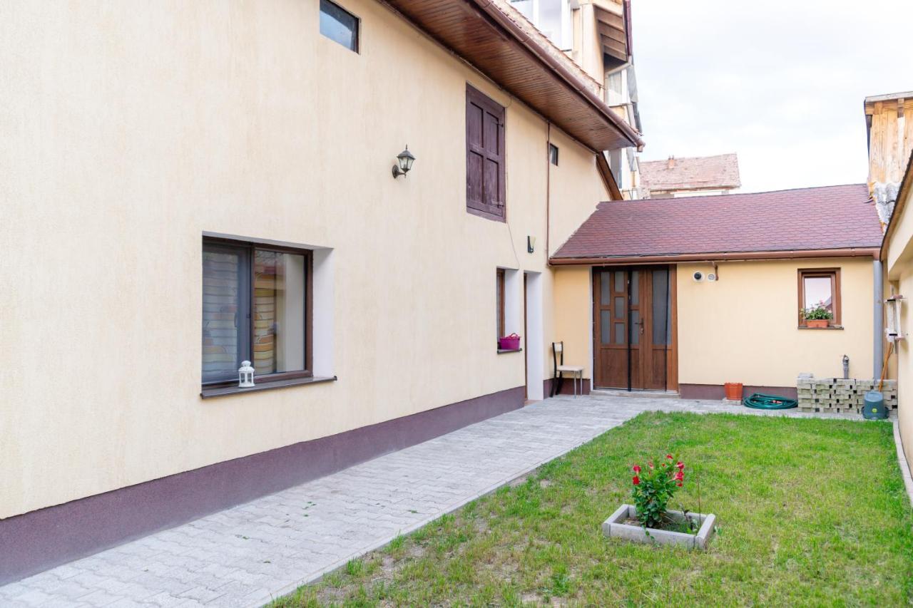 Mario'S Cozy Apartment Rîşnov Luaran gambar
